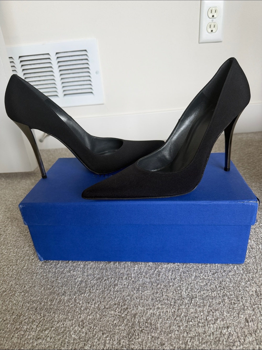 Stuart Weitzman Black Pointed-Toe Stiletto Pumps